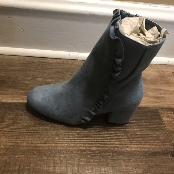 Boston Design Studio Boots - Picture 5 of 7